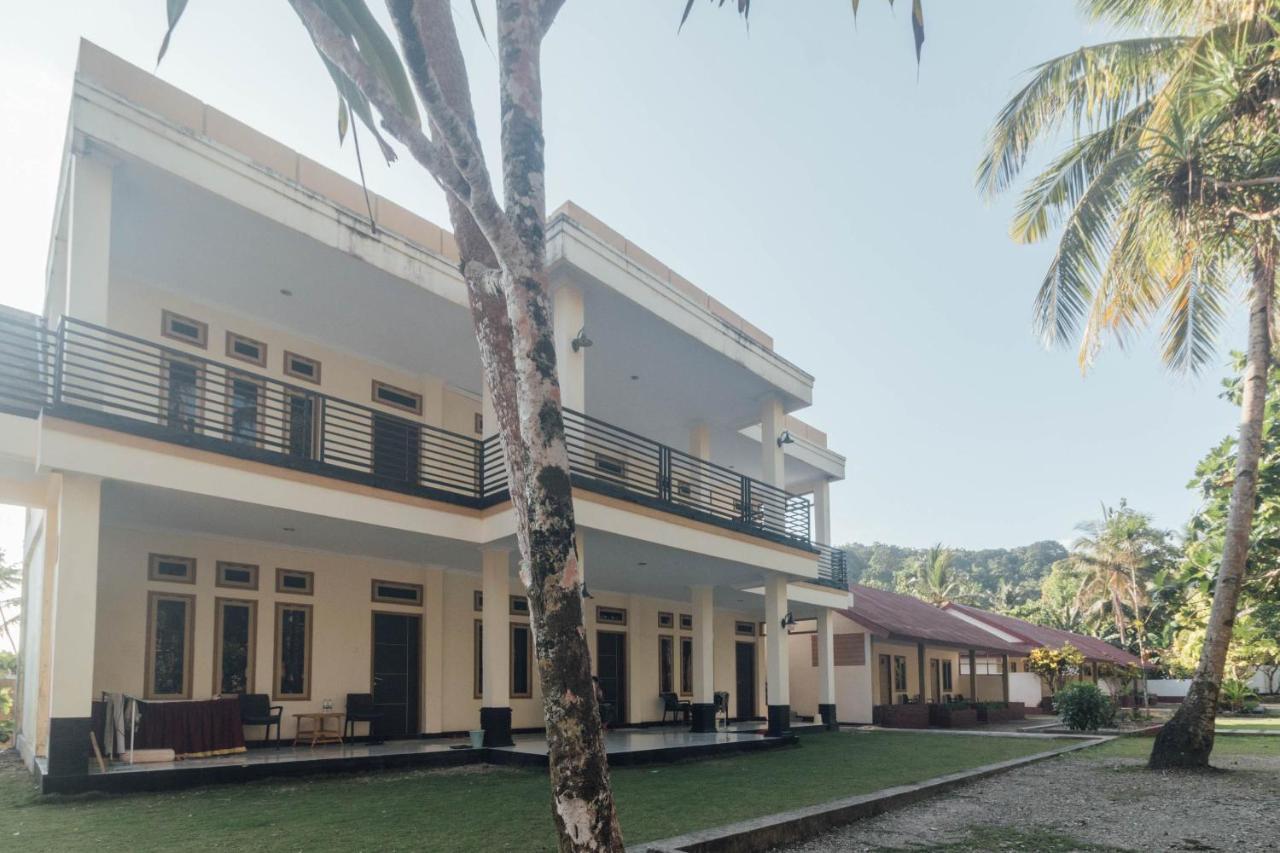 Oyo 1688 Collin Beach Hotel Ambon Dış mekan fotoğraf