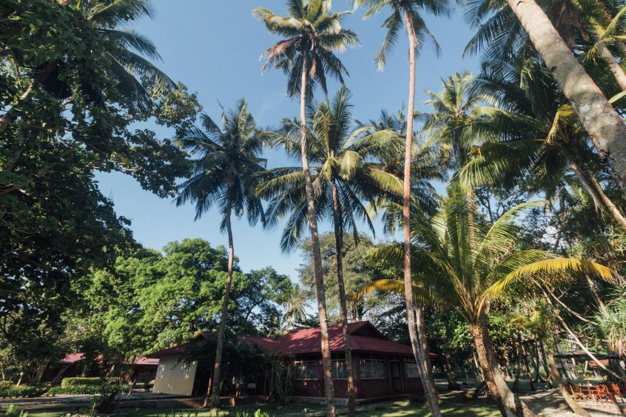 Oyo 1688 Collin Beach Hotel Ambon Dış mekan fotoğraf