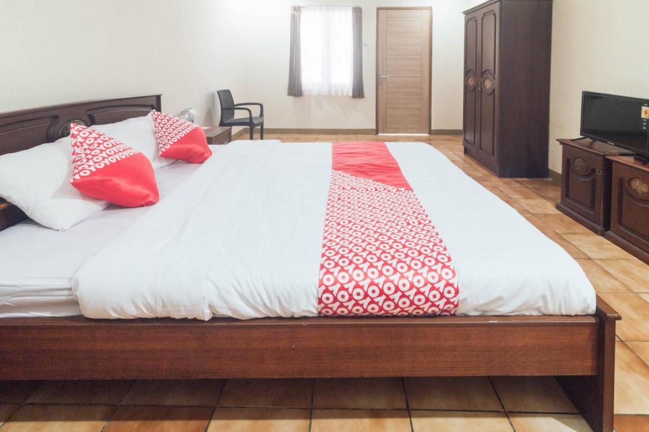Oyo 1688 Collin Beach Hotel Ambon Dış mekan fotoğraf