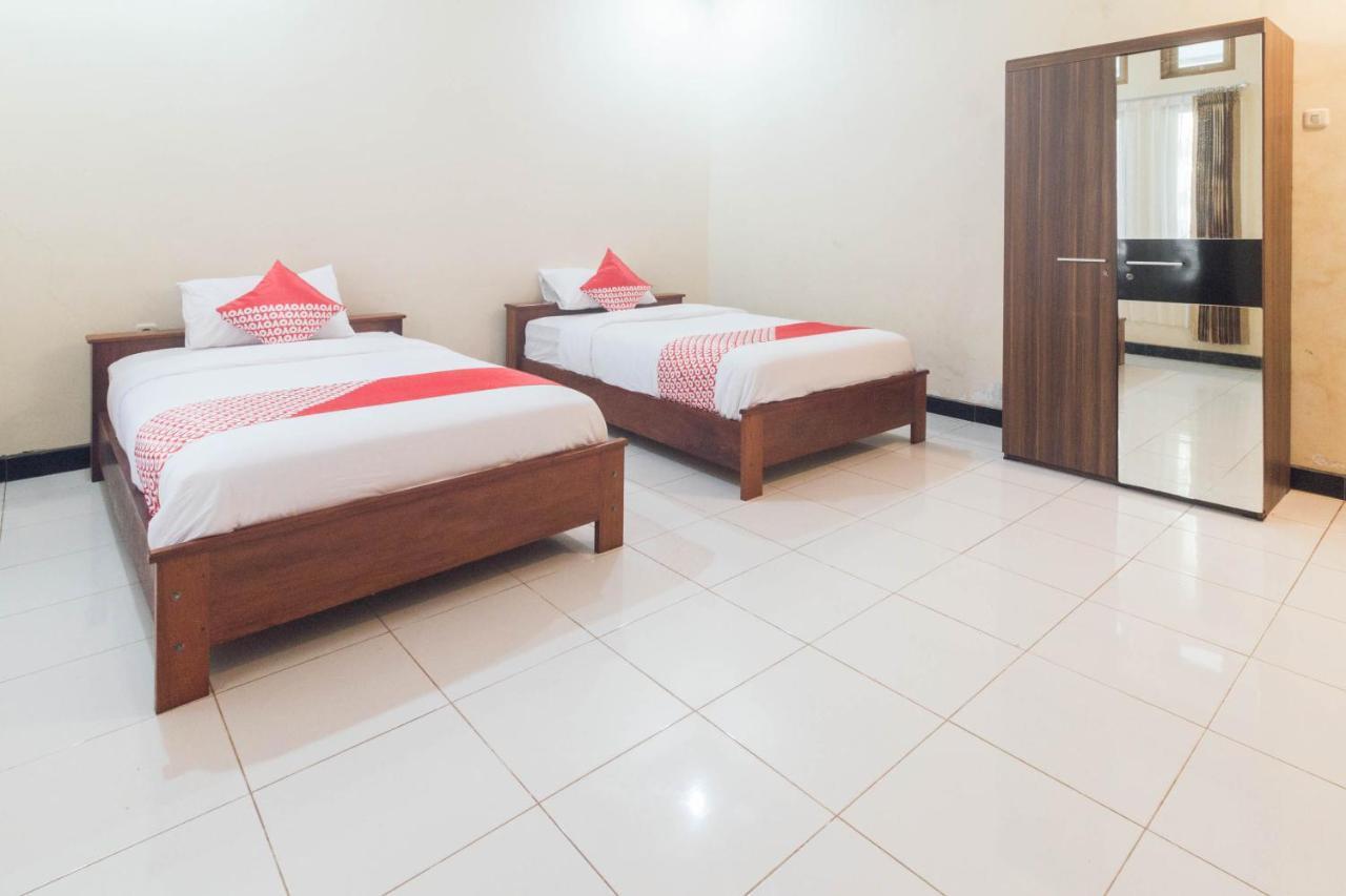 Oyo 1688 Collin Beach Hotel Ambon Dış mekan fotoğraf