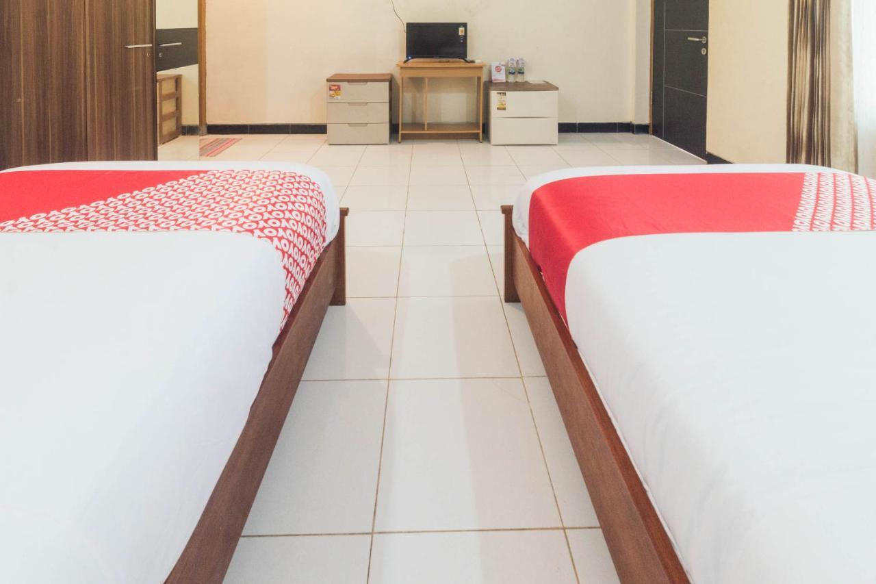 Oyo 1688 Collin Beach Hotel Ambon Dış mekan fotoğraf
