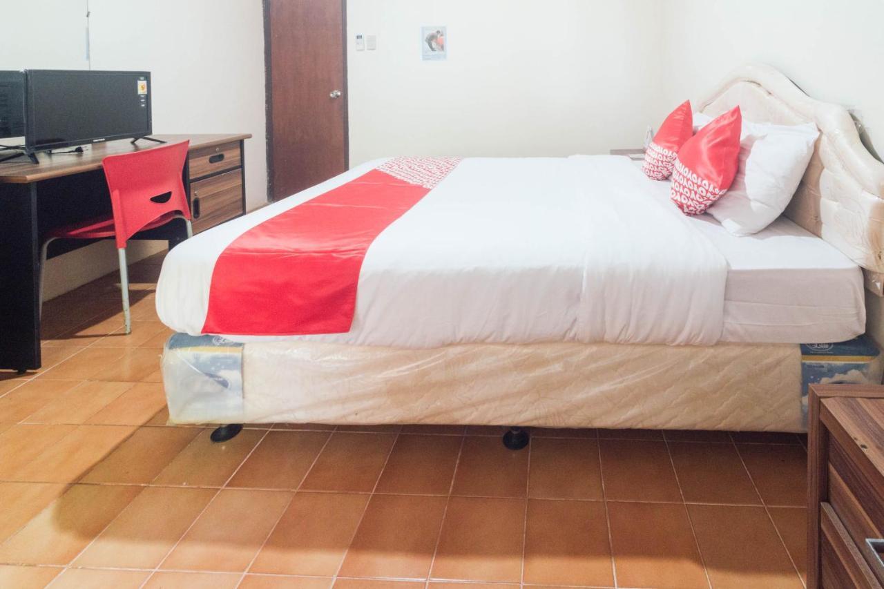Oyo 1688 Collin Beach Hotel Ambon Dış mekan fotoğraf